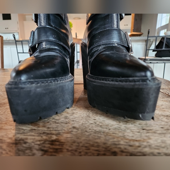 Killstar goth platform boots with buckles - Picture 3 of 9